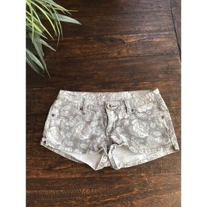 City Streets green floral shorts (juniors 1)